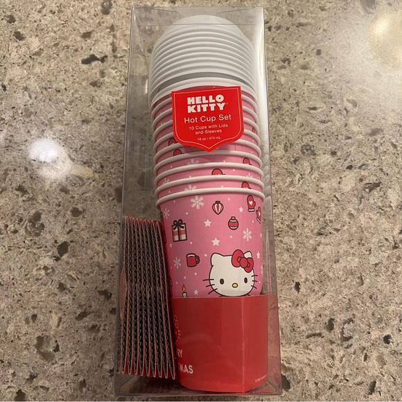 Hello Kitty Holiday Christmas Plates and Cups - Picture 3 of 3